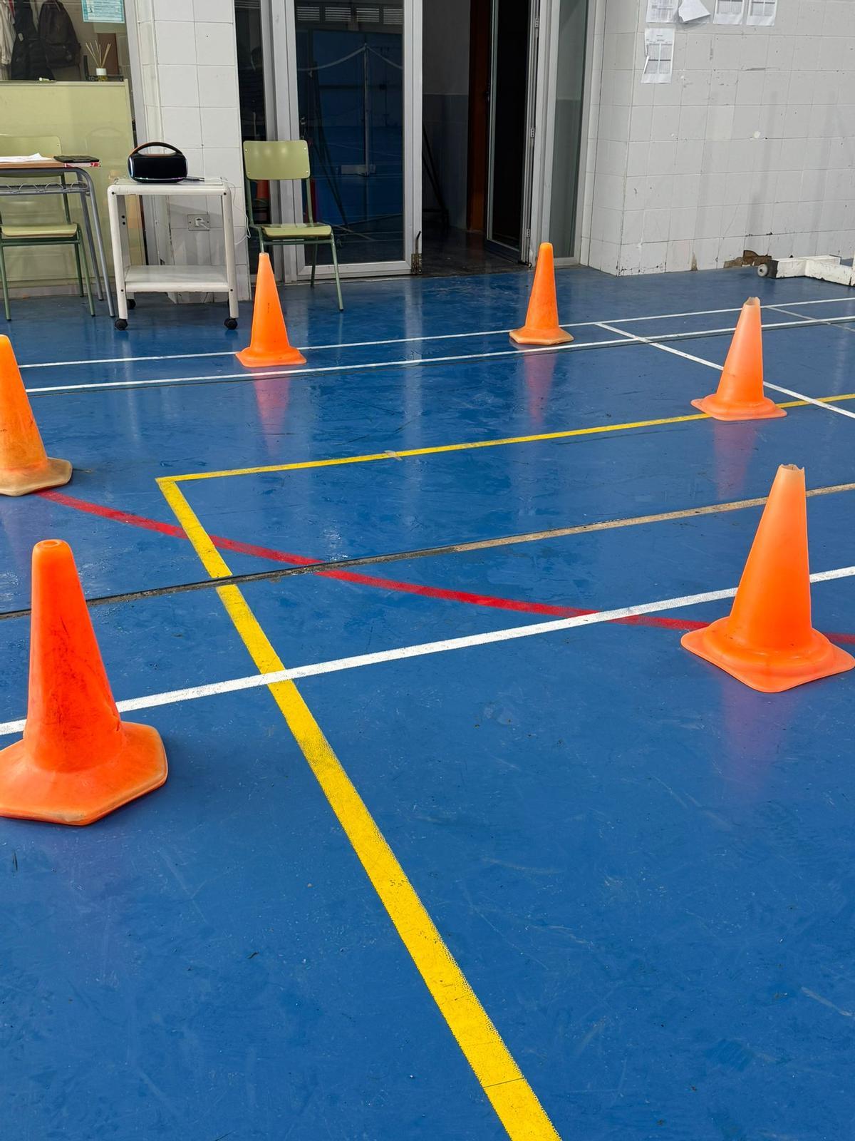 El gimnasio del IES Enric Valor de El Campello, afectado por las goteras
