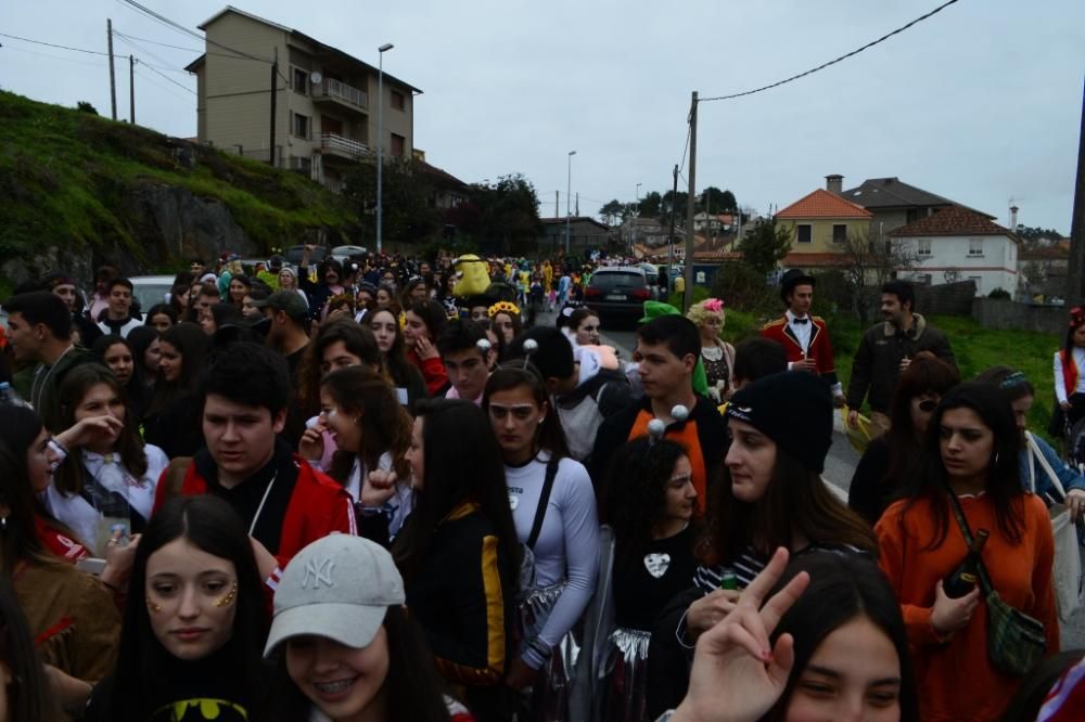 Aldán y Moaña celebran el final del Carnaval. // G. Núñez