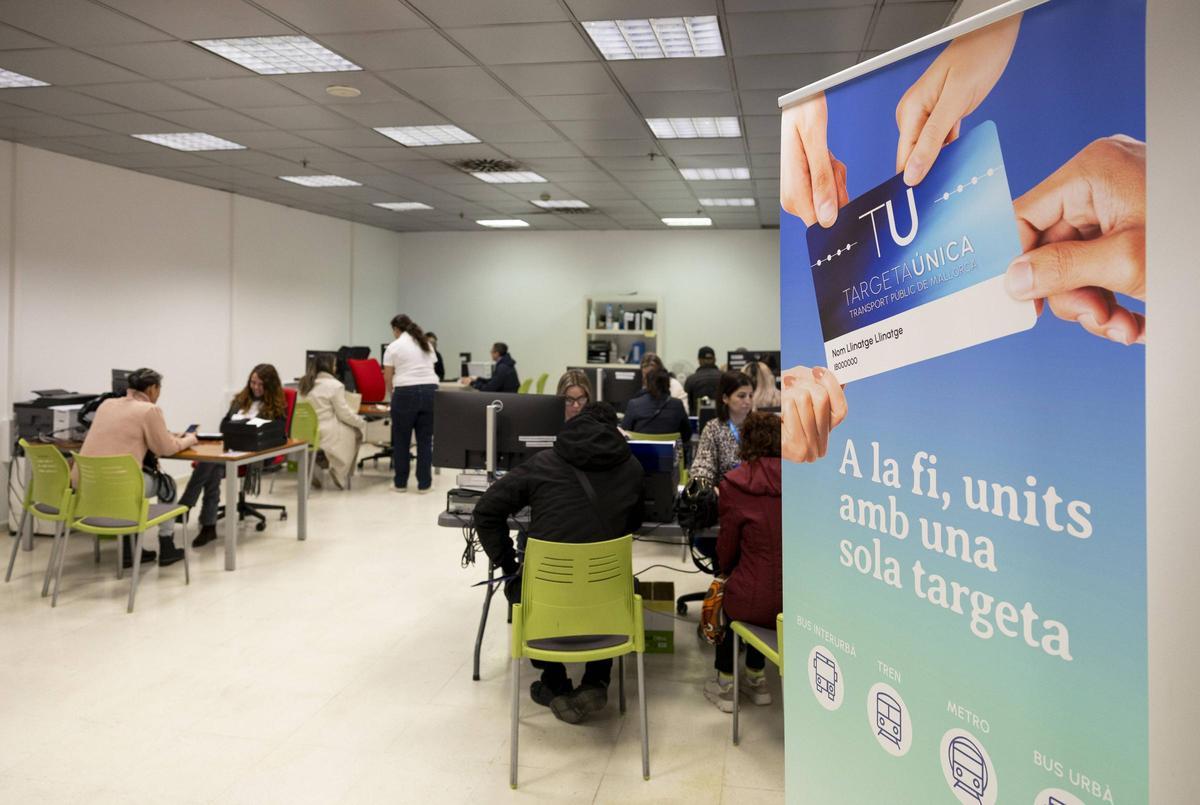 Sala en la estación Intermodal donde se tramitan emisiones de Tarjeta Única.