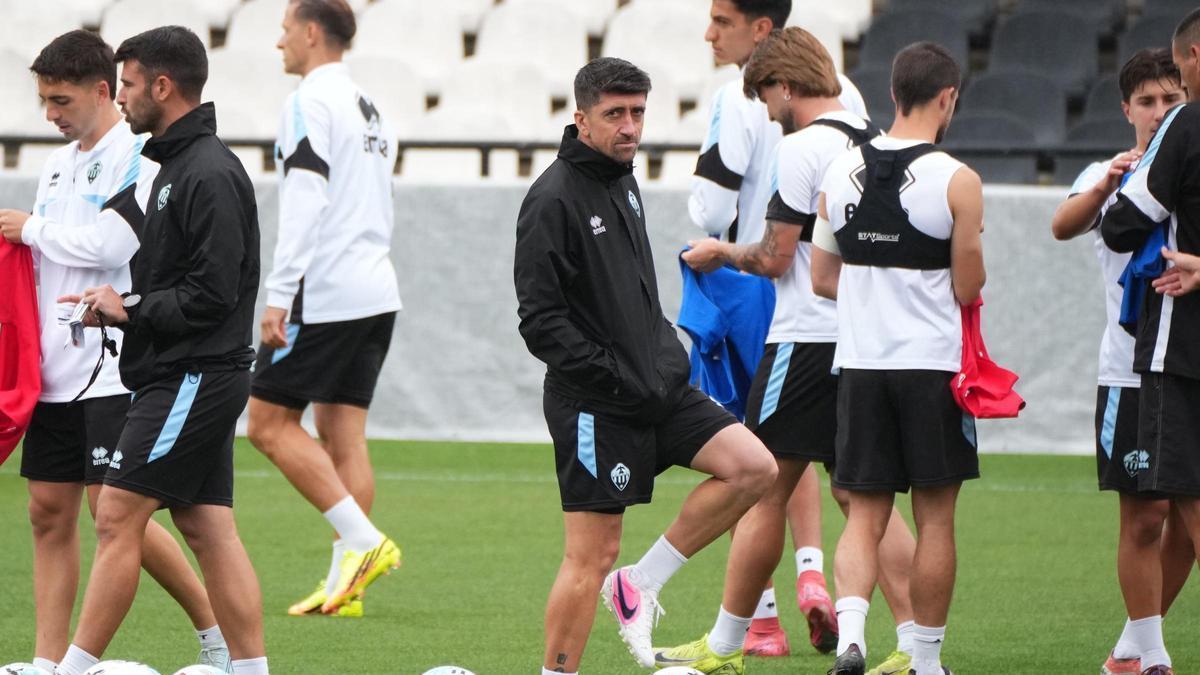 Pablo Hernández, en la previa del Castellón-Almería: "Entre todos, lo conseguiremos"