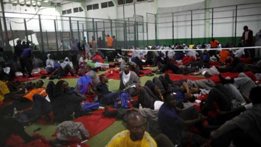 Prosigue el traslado de inmigrantes desde Tarifa