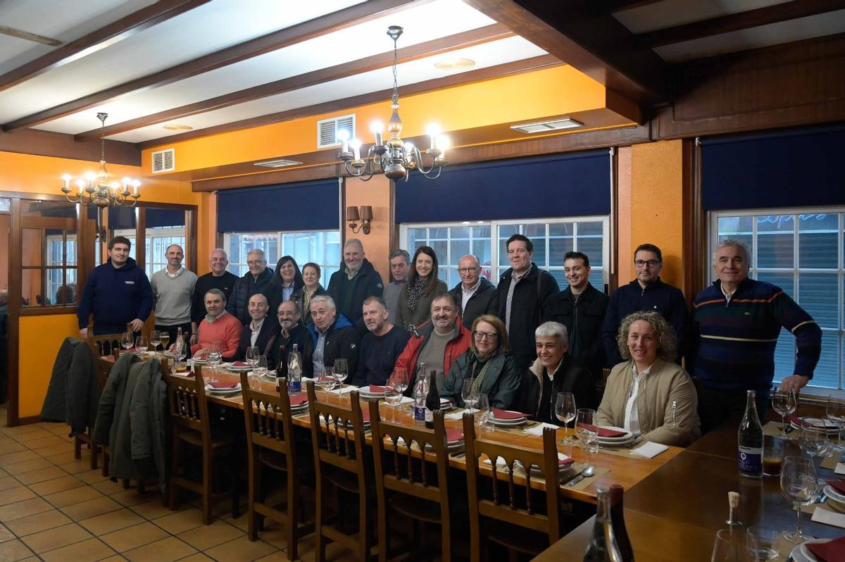 Reunión de la conselleira María José Gómez con los productores en Curtis