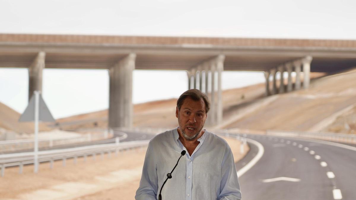 Óscar Puente, esta mañana en la inauguración de un tramo de la A-11 en Valladolid.