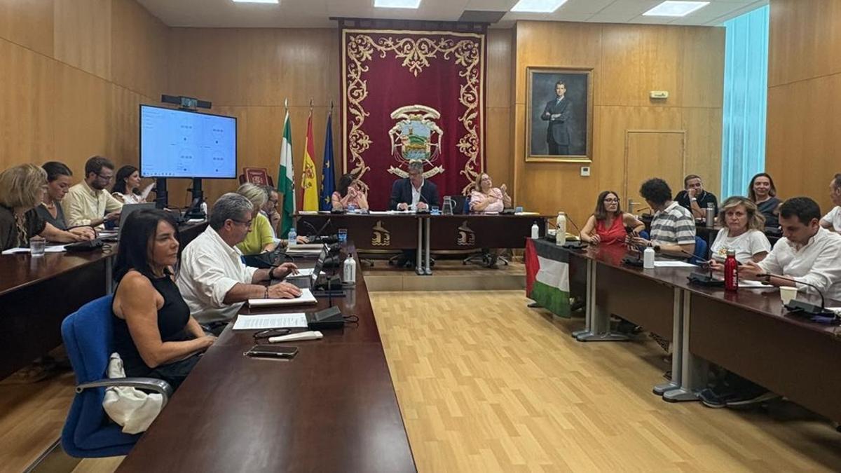 Pleno de Puente Genil durante la sesión celebrada esta semana.