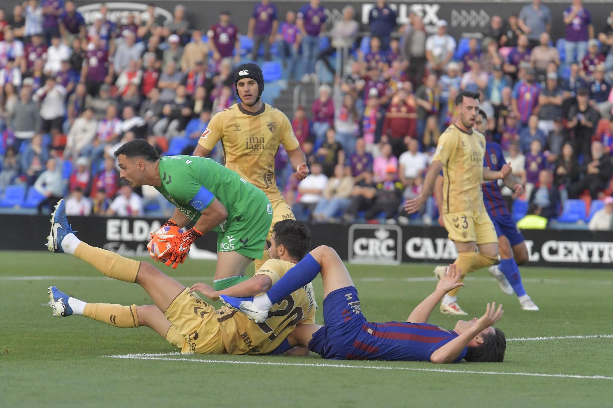 El Eldense salva el primer ‘match ball’ (1-0)