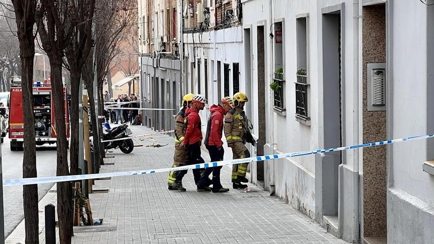 Un edifici de cinc plantes s’esfondra fins als baixos a Badalona