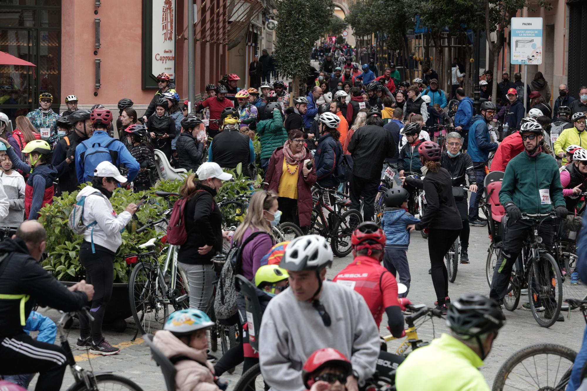 Casi 3.000 personas en el regreso de la Diada Ciclista de Sant Sebastià en Palma