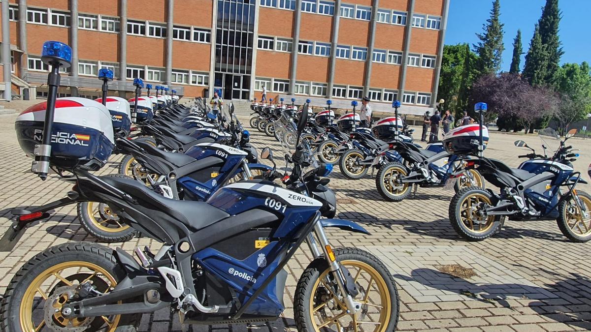 22 motocicletas eléctricas a su flota de vehículos de la Policía Nacional de Canarias