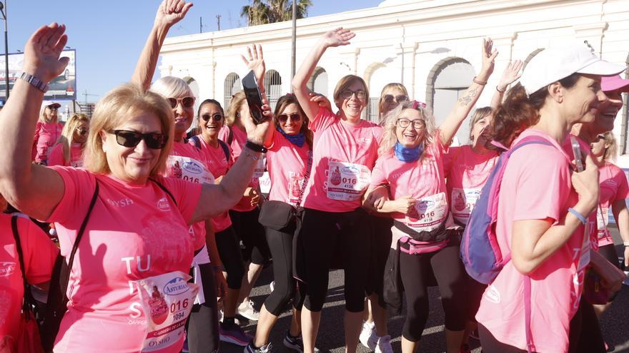 Carrera de la Mujer: Más de 8.000 mujeres inundan València de rosa y solidaridad