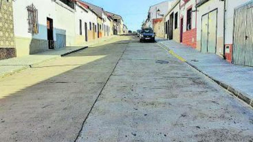 El Ayuntamiento de Peñarroya-Pueblonuevo reanuda el arreglo de la calle Triunfo