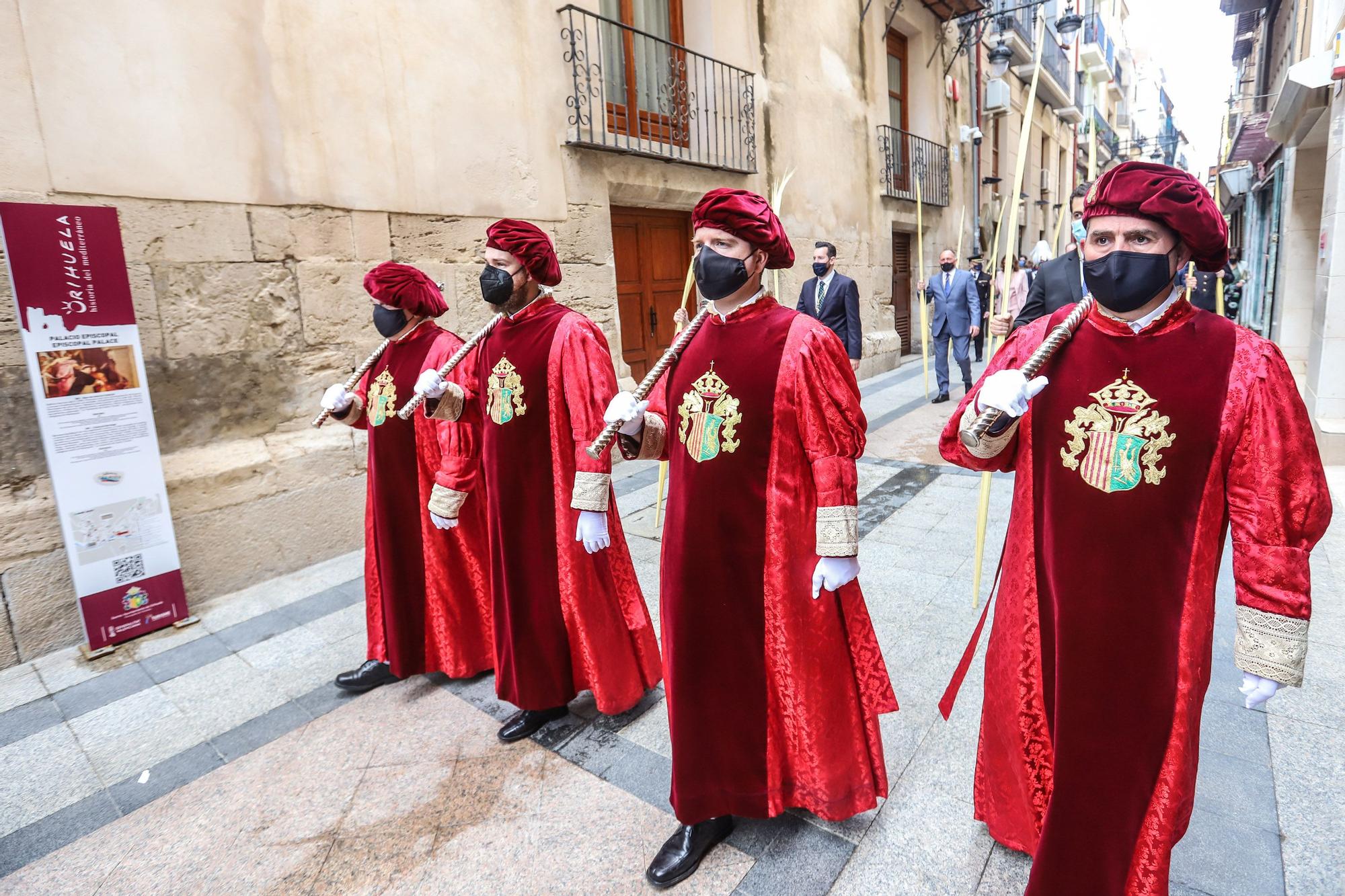 El obispo Munilla preside la procesión de las Palmas en Orihuela