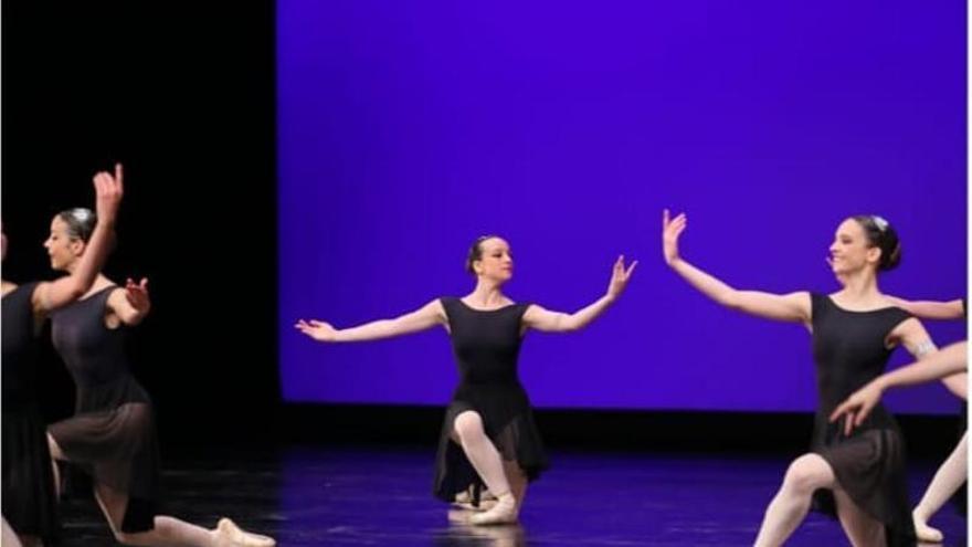 Entre puntas y pasos, Elena Grau junto al Joven Ballet de Valencia, han destacado en la categoría de ballet clásico