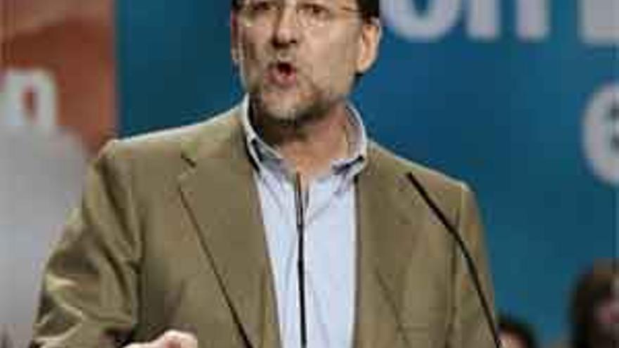 Rajoy promete reducir el IRPF un 16% de media