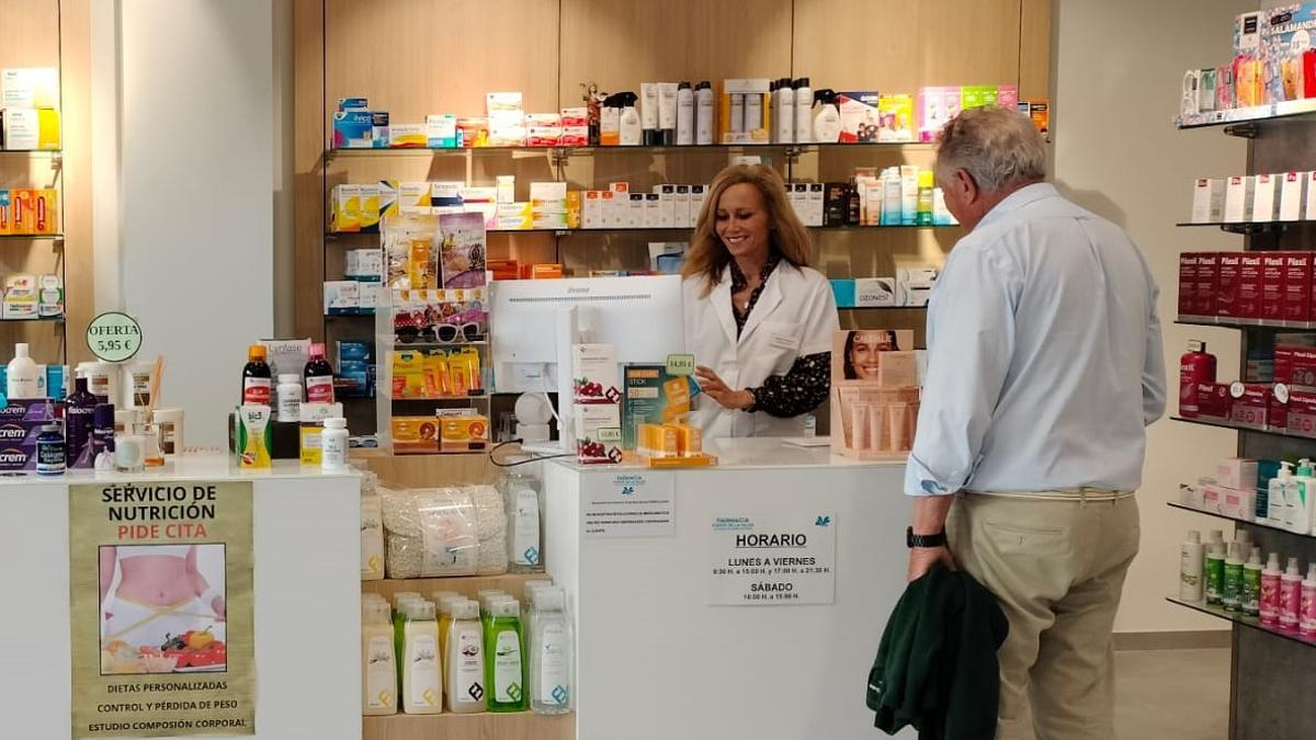 La farmacia Fuente de la Salud, ubicada en esta zona de la ciudad, se trasladó el pasado año a esta ubicación desde otro barrio de Córdoba.