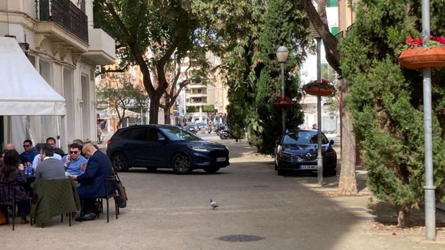La seguridad para Marga Prohens aparca en la plaza del Parque