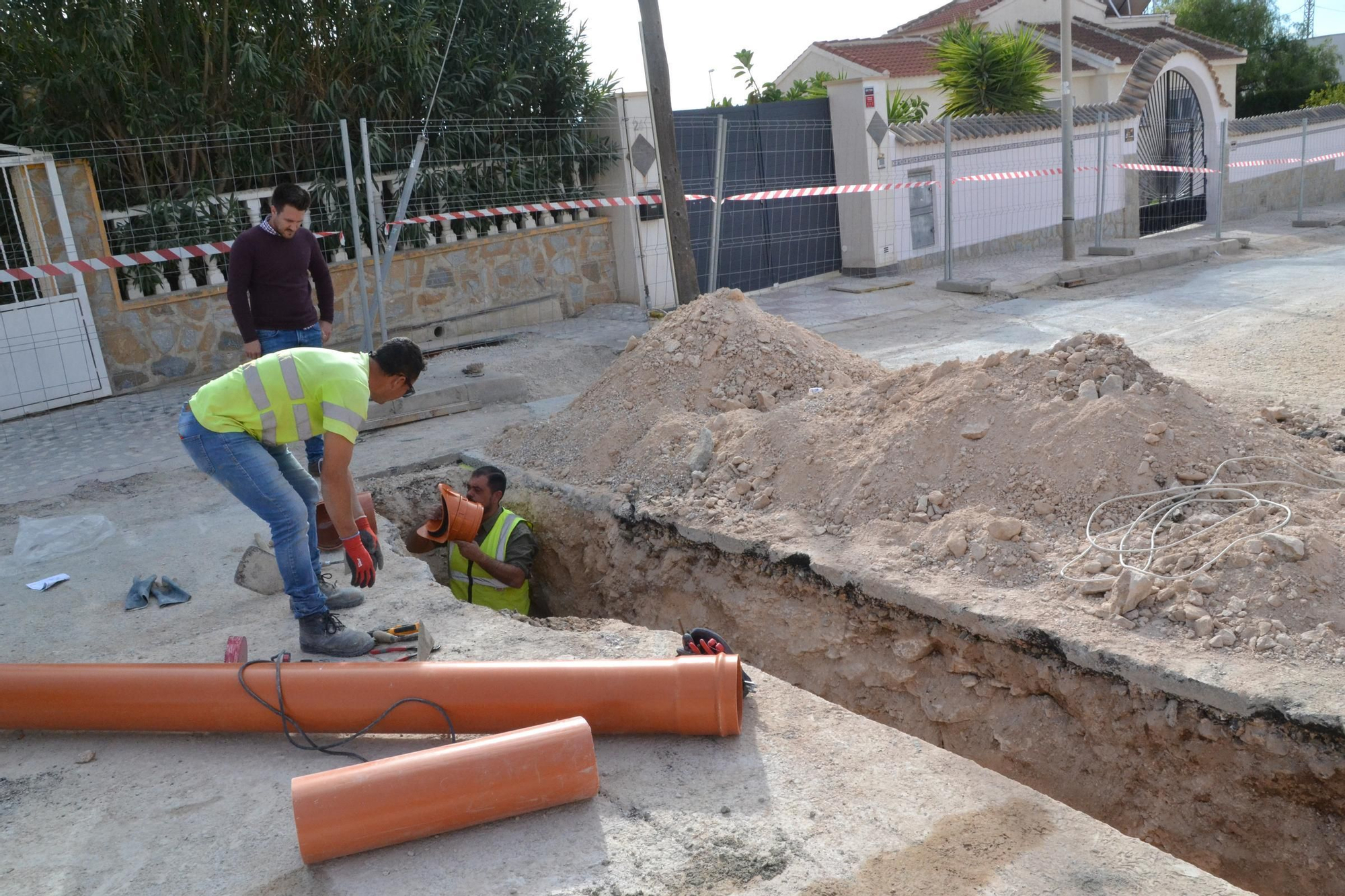 Los trabajos contemplan el cambio de las redes de agua potable y aguas residuales y la ampliación de la red de pluviales, entre otras actuaciones.
