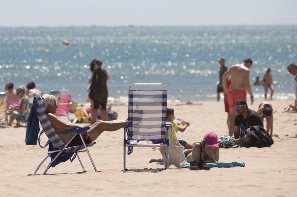 Así luce la playa del Port de Sagunt con temperaturas propias del verano