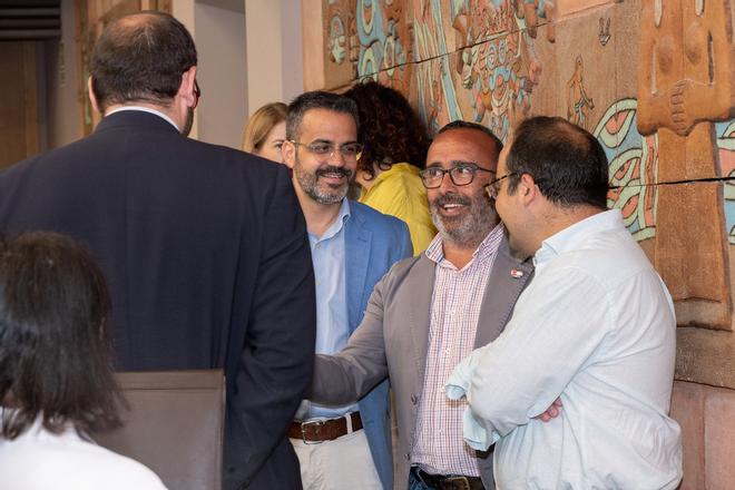 ¿Quién debe decidir sobre las necesidades de tu pueblo? Cáceres se fija en el modelo de gobernanza local catalán