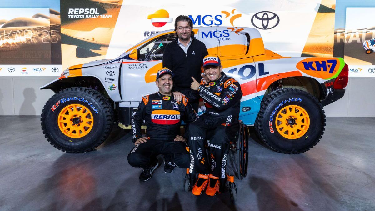 David Castera, director del Dakar, en la presentación del equipo Repsol Toyota Rally Team de Isidre Esteve y Txema Villalobos