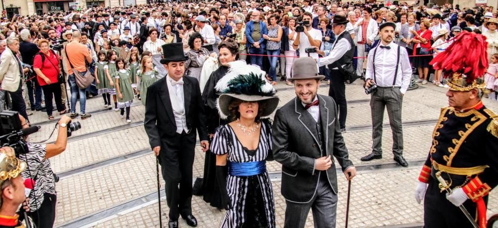 Primeros actos de la III Feria Modernista de Alcoy