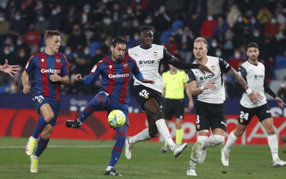 El Ciutat de València vuelve a llenarse de nuevo en un derbi; en esa derrota por 3-4 ante el Valencia