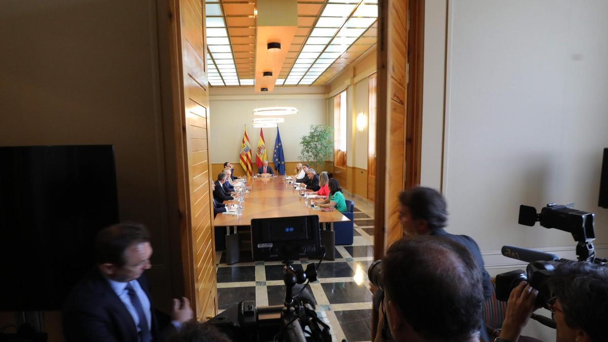 La primera reunión del Consejo de Gobierno de Aragón; en la siguiente cita se aprobó el nombramiento de Canals.