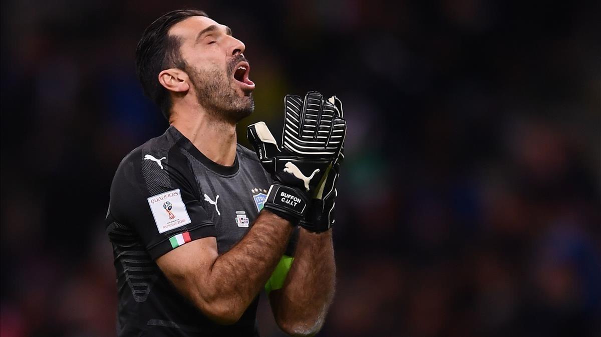 zentauroepp40935113 italy s goalkeeper gianluigi buffon reacts during the fifa w171113224603