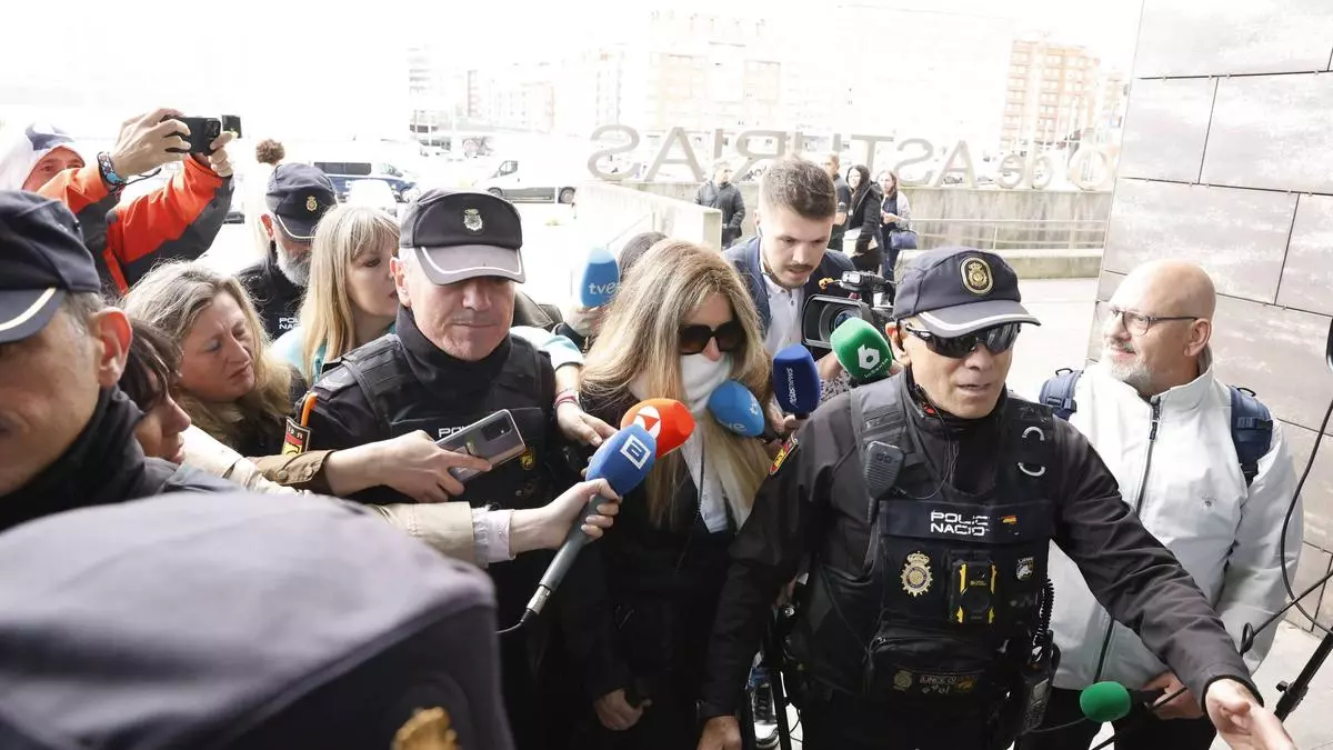 Miss Asturias niega haber tenido una relación con Ábalos y afirma que sufrió mobbing en la empresa pública Logirail