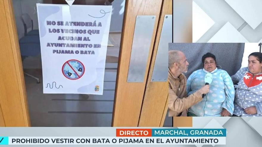 El cartel que prohíbe acudir en bata al ayuntamiento de Marchal