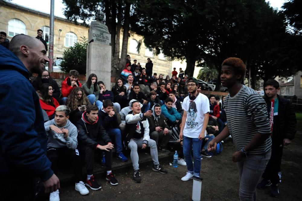 El parque Fleming acogió una de las conocidas como "Batalla de gallos" en las que se emplea el rap a modo de picotazos