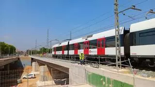 Prueban la carga del nuevo puente del metro entre Paiporta y Picanya
