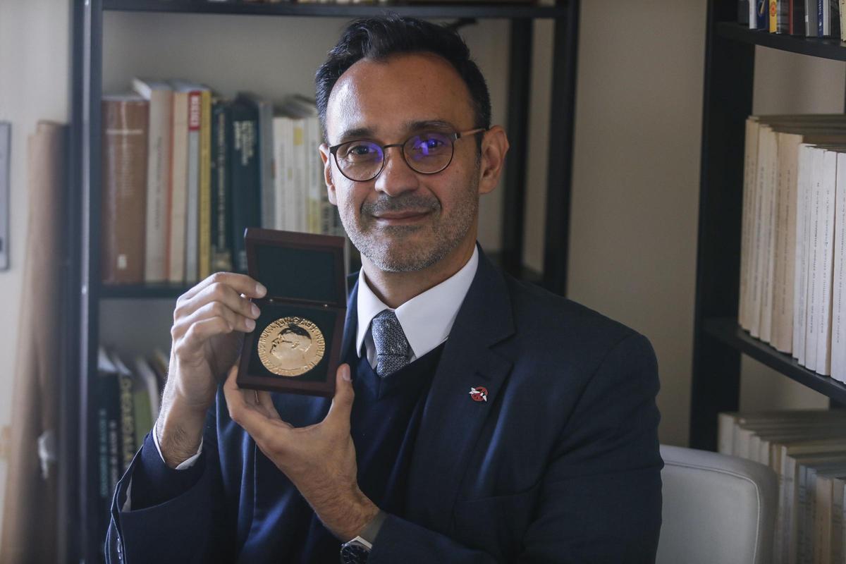 El Premio Nobel de la Paz Carlos Umaña.