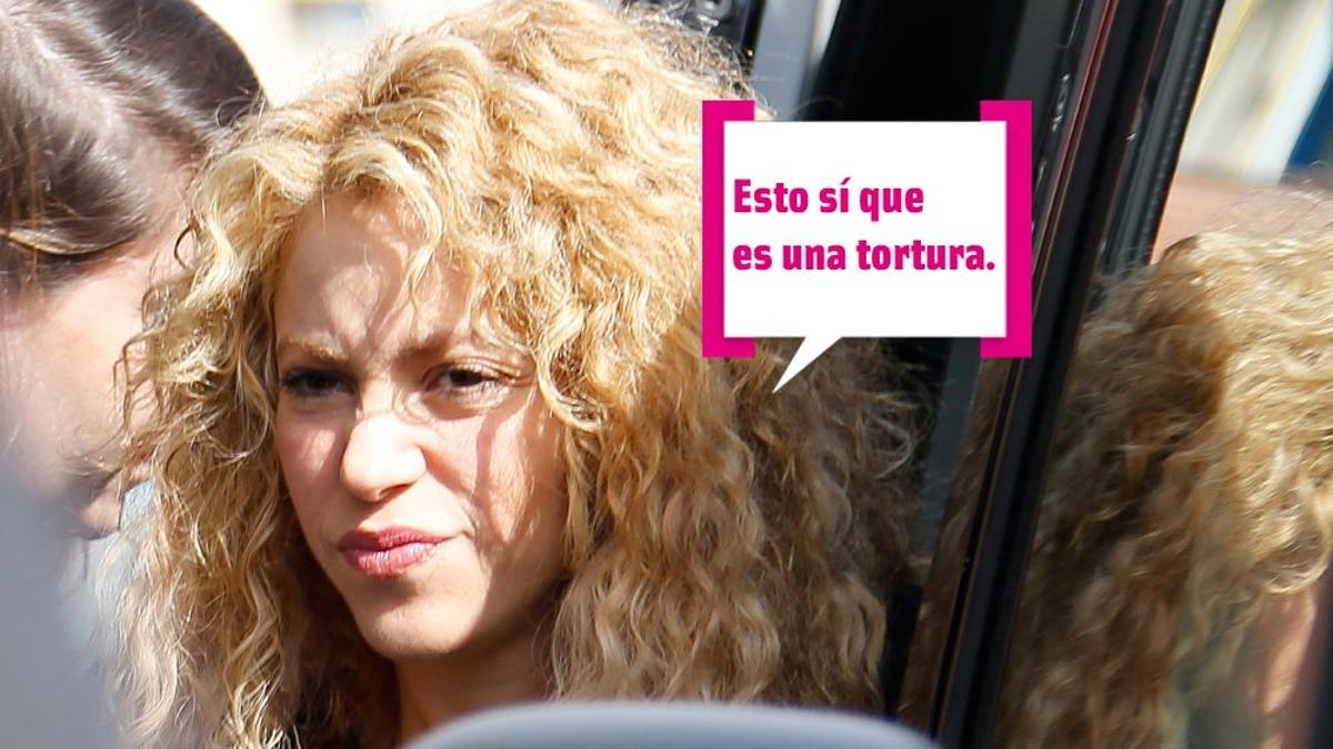 Shakira saliendo de su coche