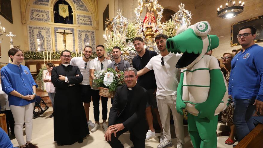 La ofrenda del Córdoba CF a la Virgen de la Fuensanta, en imágenes