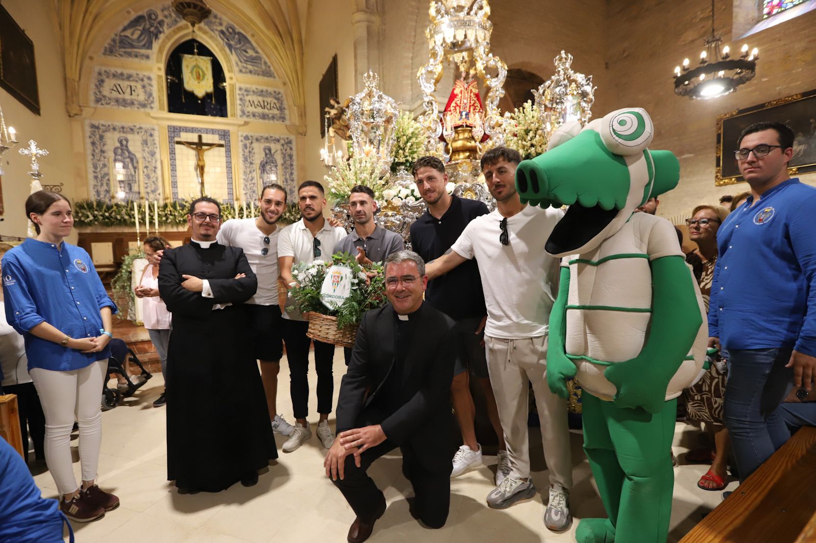 La ofrenda del Córdoba CF a la Virgen de la Fuensanta, en imágenes