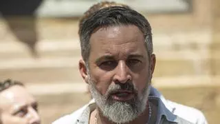 Abascal pide la militarización de la frontera y dice que Sánchez "debe estar en la cárcel"