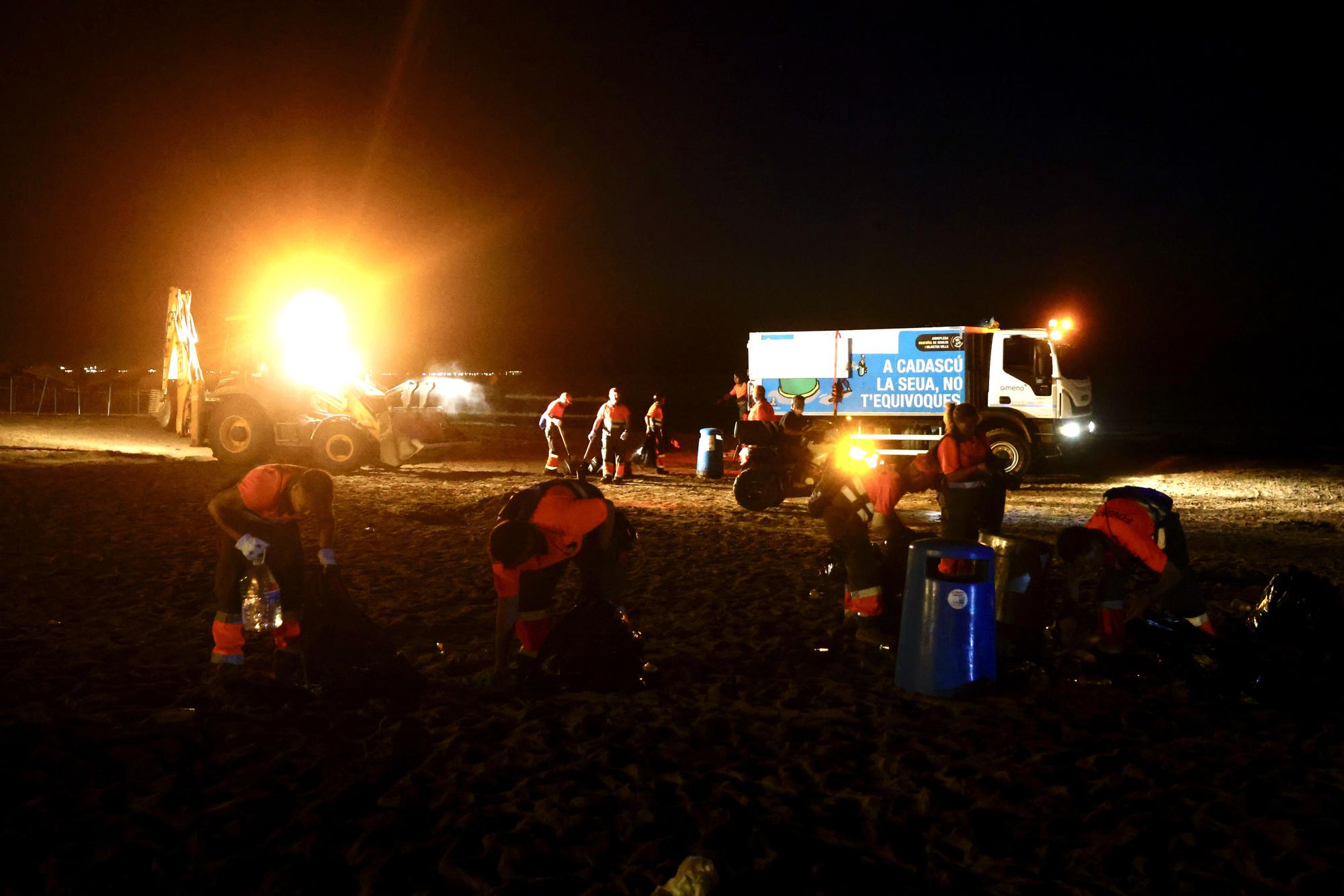 Así fue el desalojo y la limpieza tras la noche de San Juan