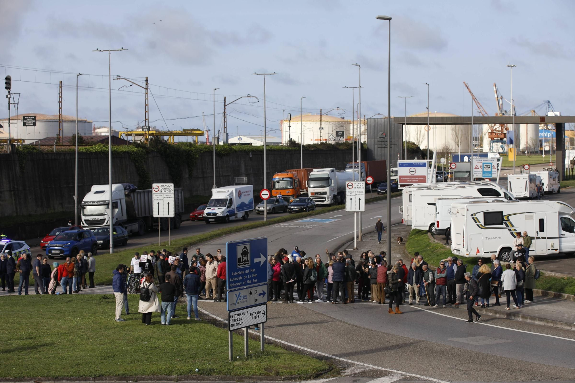 Gijón inicia las movilizaciones tras el enésimo fiasco con el vial de Jove