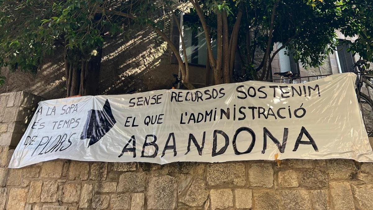 Una de les pancartes que han penjat a La Sopa.