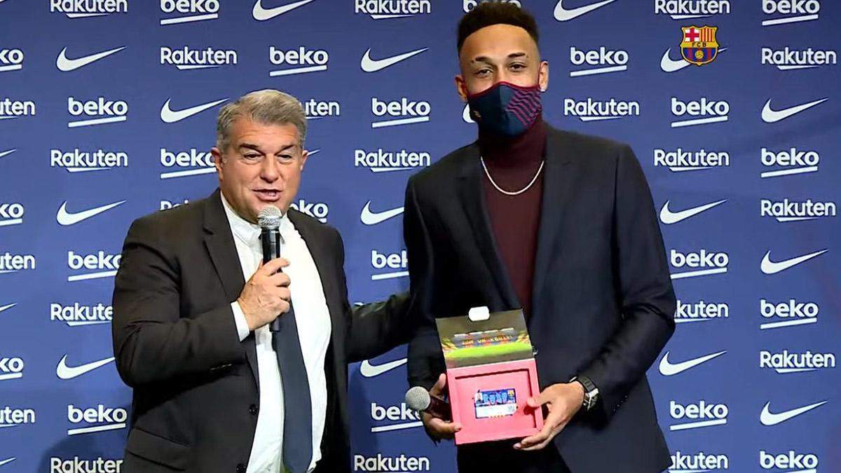 Aubameyang: "Espero marcar muchos goles con el Barça"