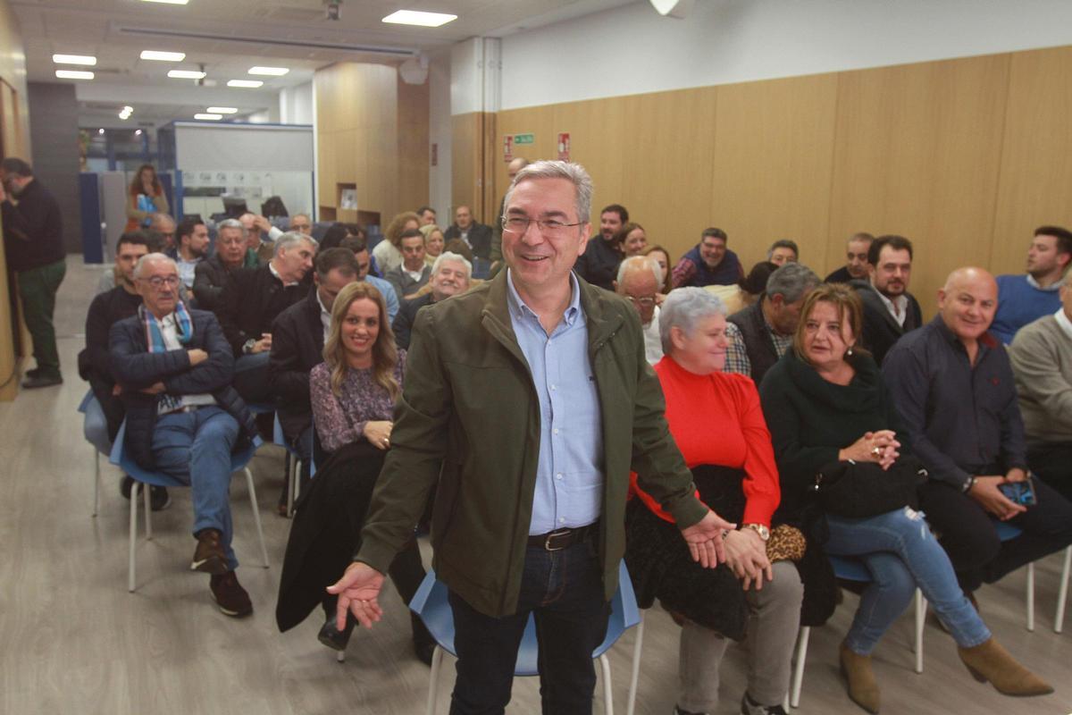 Luis Menor en la junta provincial del PP de Ourense.