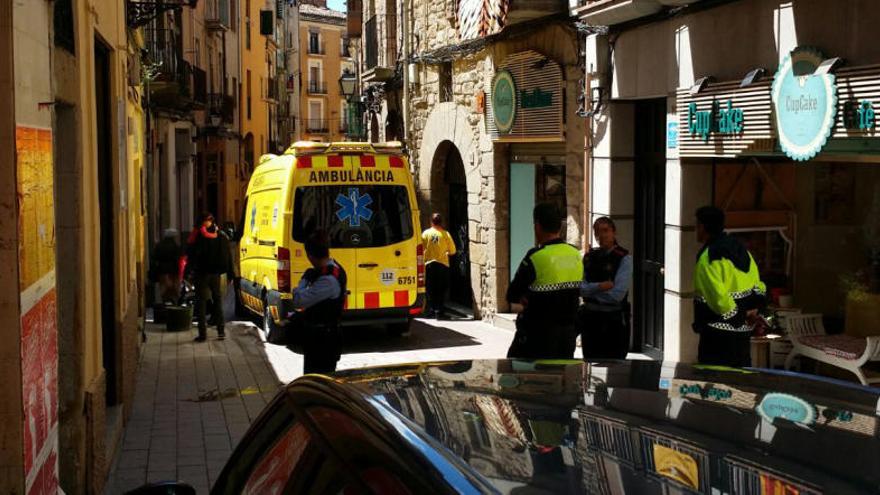 Personal del SEM, mossos i policies locals al lloc dels fets