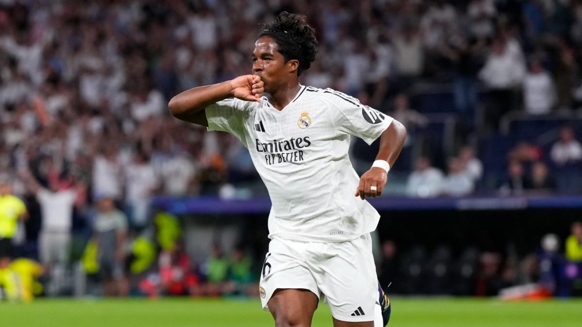 Endrick se besa el anillo de recién casado para celebrar su gol