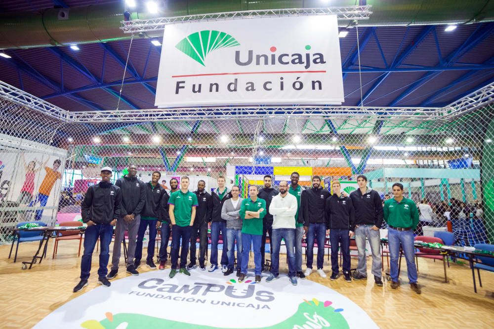 La plantilla del Unicaja visita el MIMA