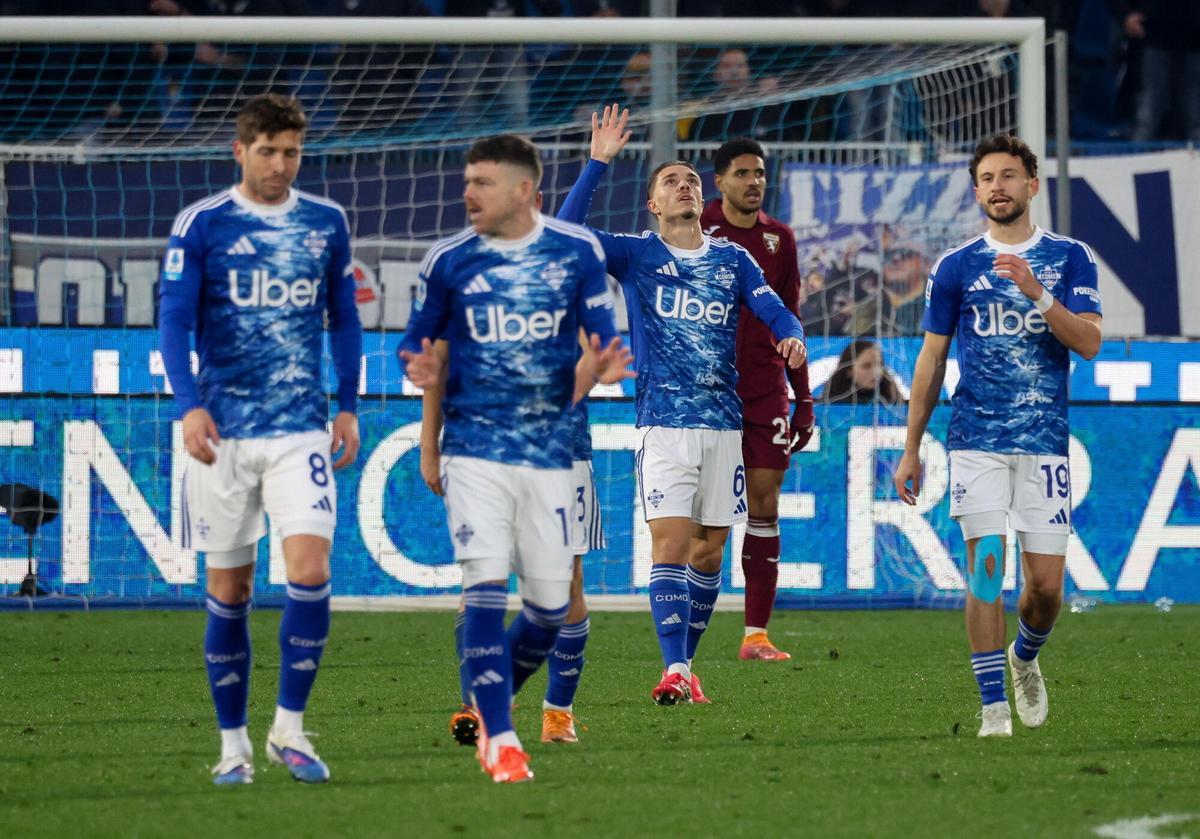 Maxence Caqueret celebra su gol con el Como ante el Torino