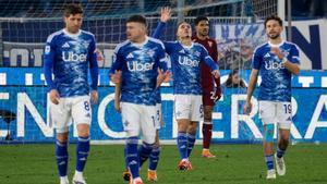 Maxence Caqueret celebra su gol con el Como ante el Torino