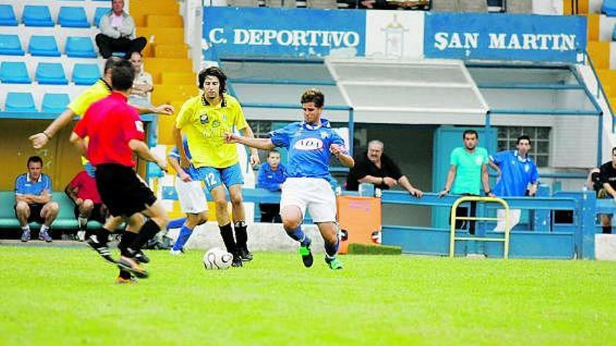 Una acción del partido disputado entre el San Martín y el Cudillero a principios de este mes de agosto.