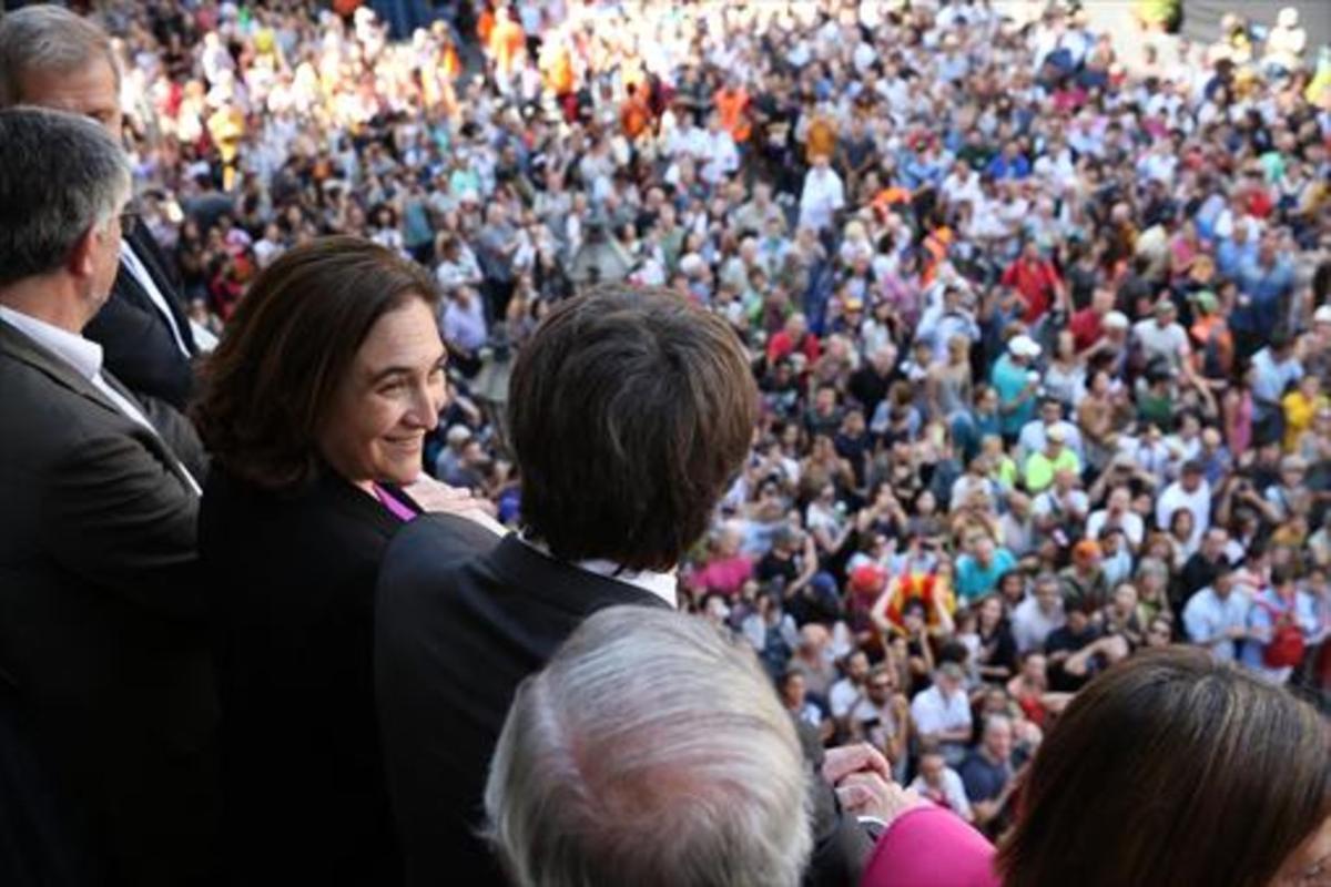 Colau y Puigdemont, en la jornada castellera de la Mercè, el martes pasado.