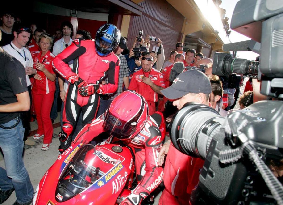 Michael Jordan en 2004 en Cheste MotoGP Michael Jordan en 2004 en Cheste MotoGP
