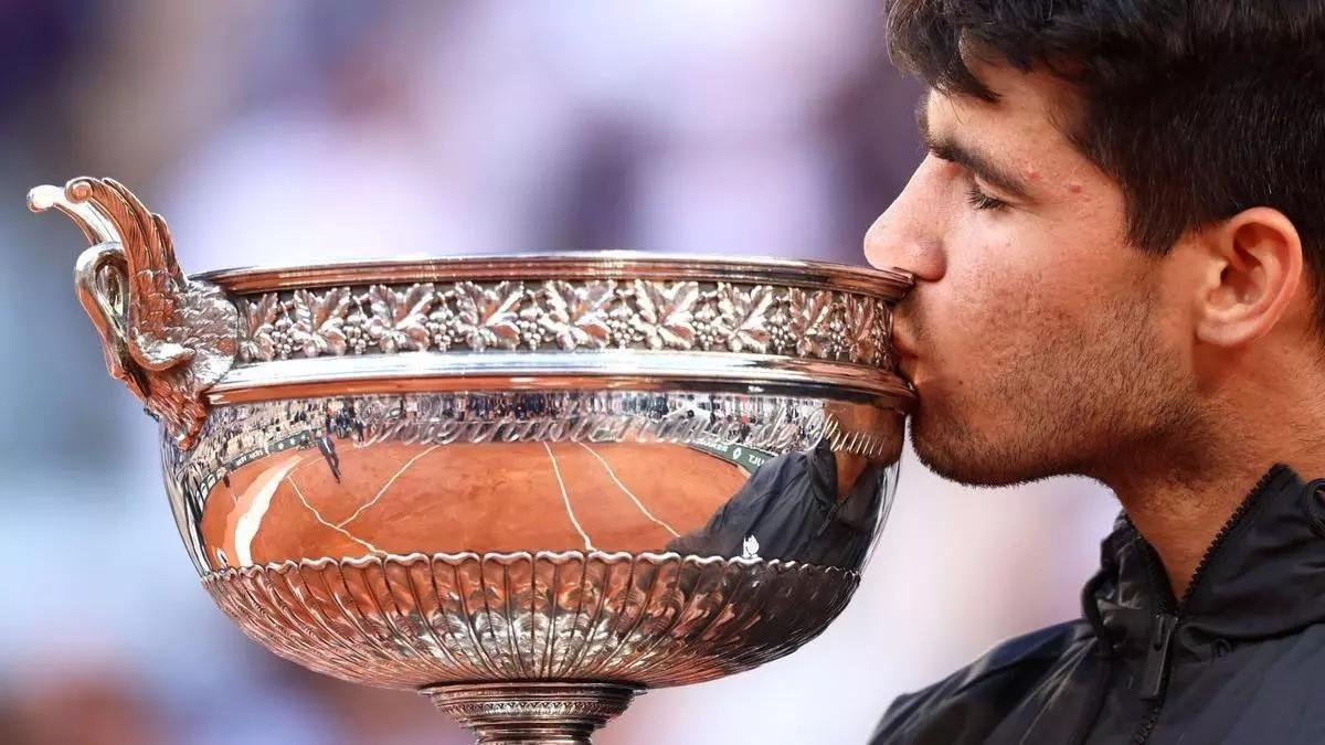 Alcaraz hace historia ganando su primer Roland Garros